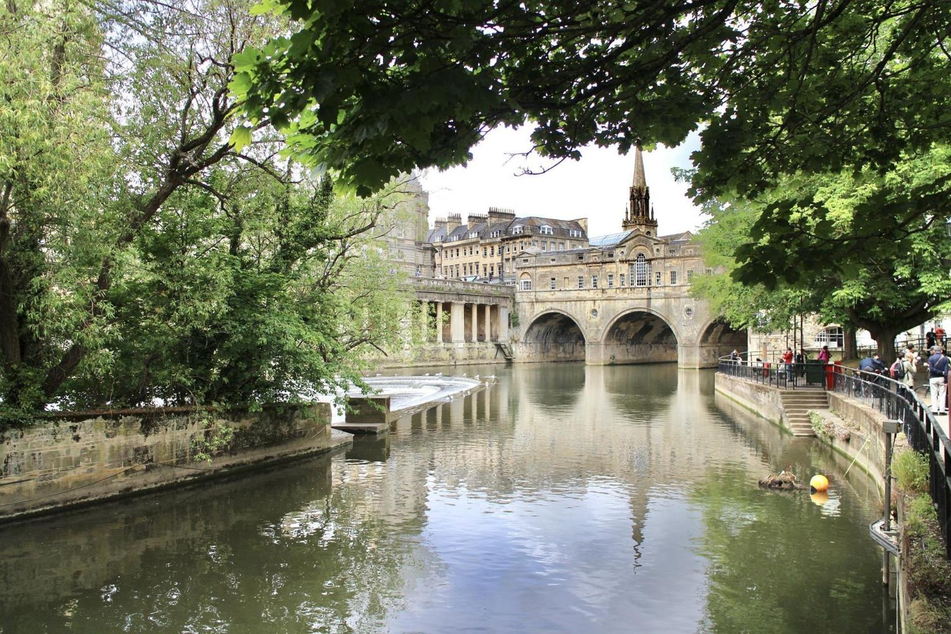 2 Bedroom Apartment In Bath City Centre With Garden & Free Parking Exterior photo